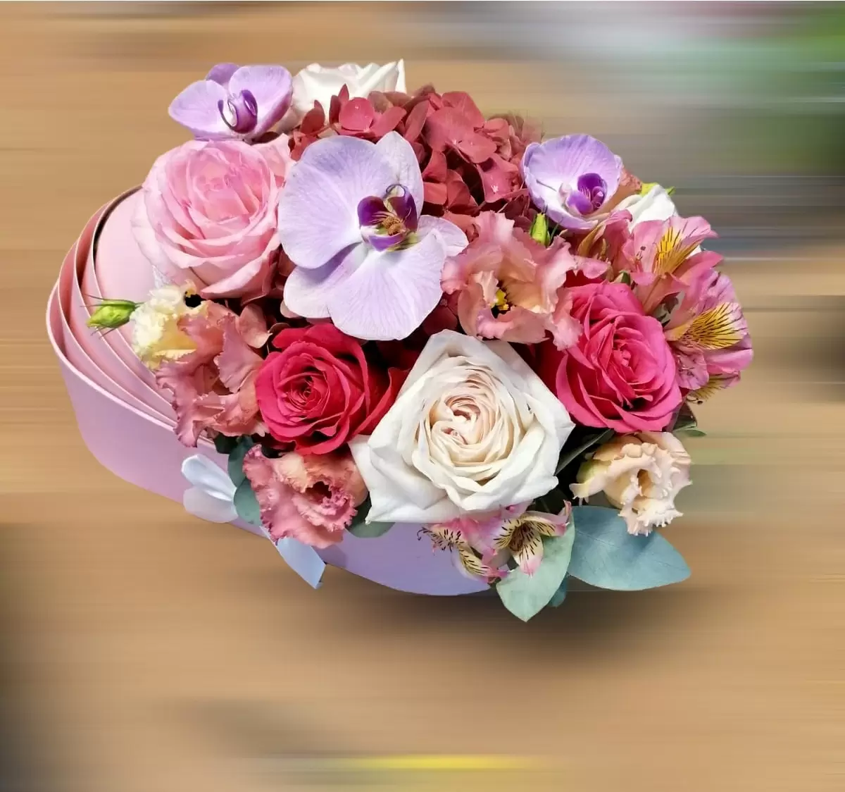 Landou roz aranjament floral hortensie trandafiri orhidee