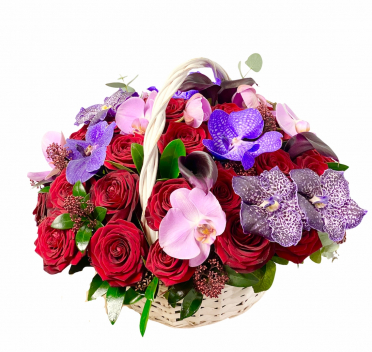 Aranjament floral cos trandafiri rosii si orhidee vanda trimite flori la dimiciliu