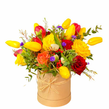 Aranjament floral in cutie trandafiri rosii lalele frunze decorative pentru zile de nastere si aniversari evenimente