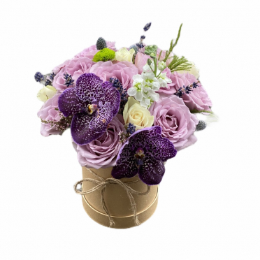 Cutie cu flori trandafiri orhidee vanda