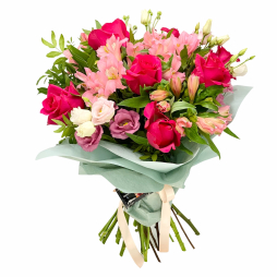Buchet flori roz, magenta, trandafiri, eustoma, alstroemeria
