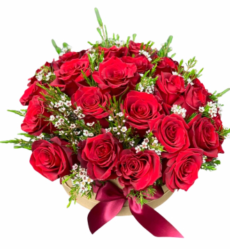 Flori in cutie trandafiri rosii cu livrare la domiciliu,Aranjamente floral trandafiri multicolori,Cutie cu flori trandafiri rosii roz Craiova Timisoara Arad Focsani,Aranjament floral trandafiri personalizat online,Comanda online Aranjament floral trandafi