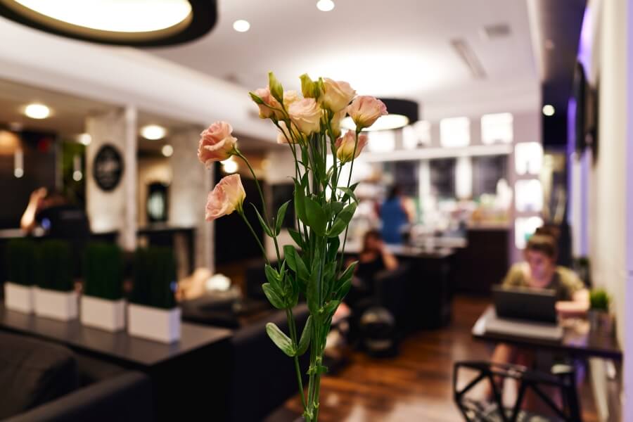 buchet lisianthus roz pal si alb