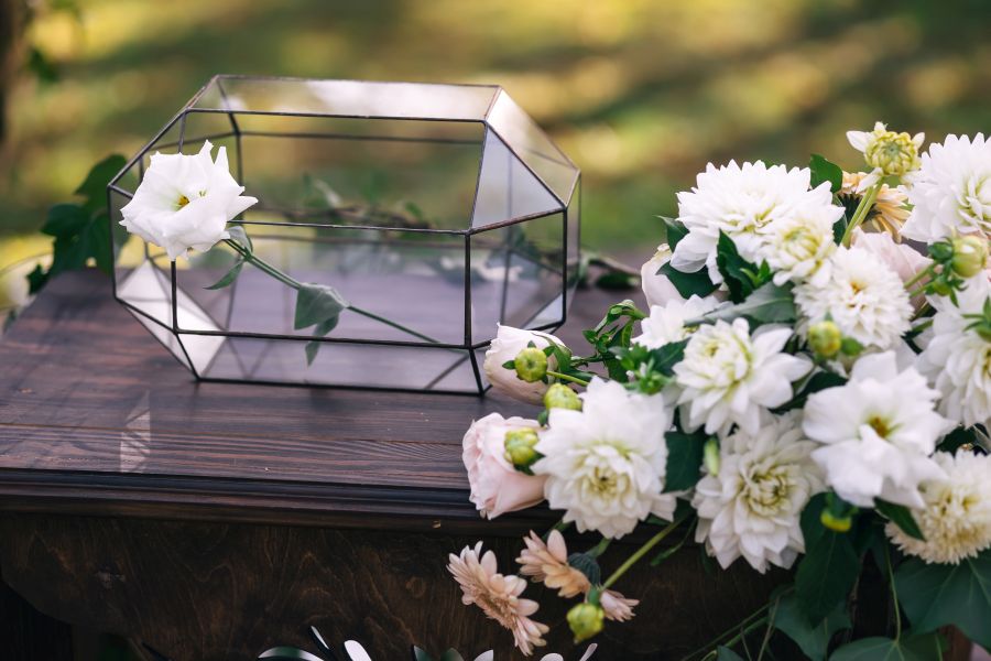 tipuri de aranjamente florale funerare pentru inmormantari
